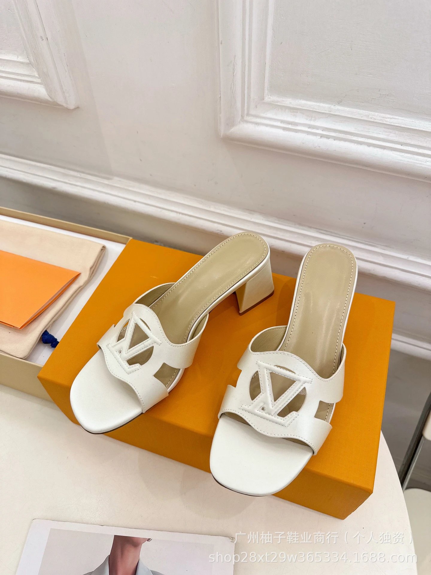 Valentino Garavani VLogo Slide Sandals Emerald Green Slippers - 16