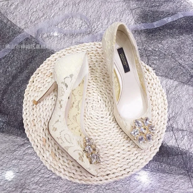 Dolce & Gabbana High Heels Pointed-Toe Lace Pumps with Crystal Floral Embellishment product detail image 12