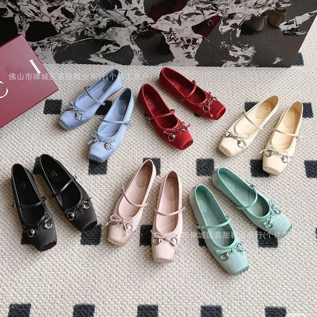 Gucci Casual Shoes Satin square-toe Mary Jane flats with bow and horsebit hardware product detail image 17