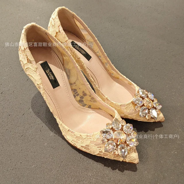 Dolce & Gabbana High Heels Lace Mesh Pointed-Toe Stiletto Pumps with Crystal Floral Brooch product detail image 6