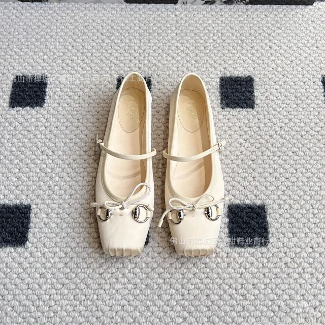 Gucci Casual Shoes Satin square-toe Mary Jane flats with bow and horsebit hardware product detail image 12