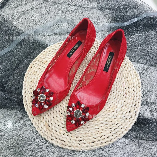 Dolce & Gabbana High Heels Pointed-Toe Lace Pumps with Crystal Floral Embellishment product detail image 16