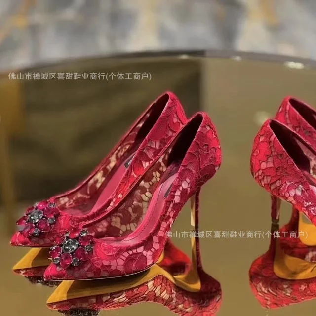 Dolce & Gabbana High Heels Lace Mesh Pointed-Toe Stiletto Pumps with Crystal Floral Brooch product detail image 13