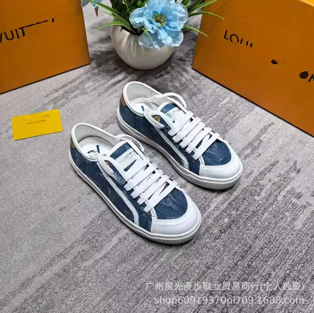 Chanel Sneakers Low-Top CC Logo with Patent Toe Cap product detail image 10