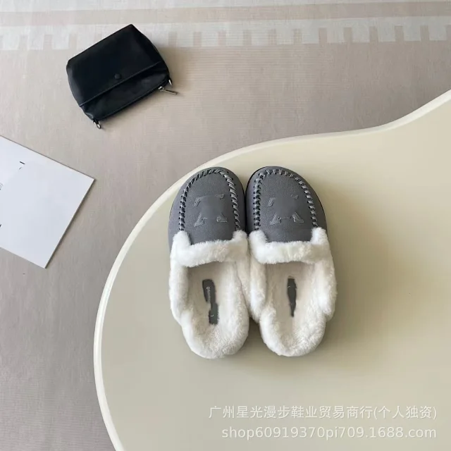 Louis Vuitton Slippers Faux-Fur-Lined LV Monogram Mule product detail image 14