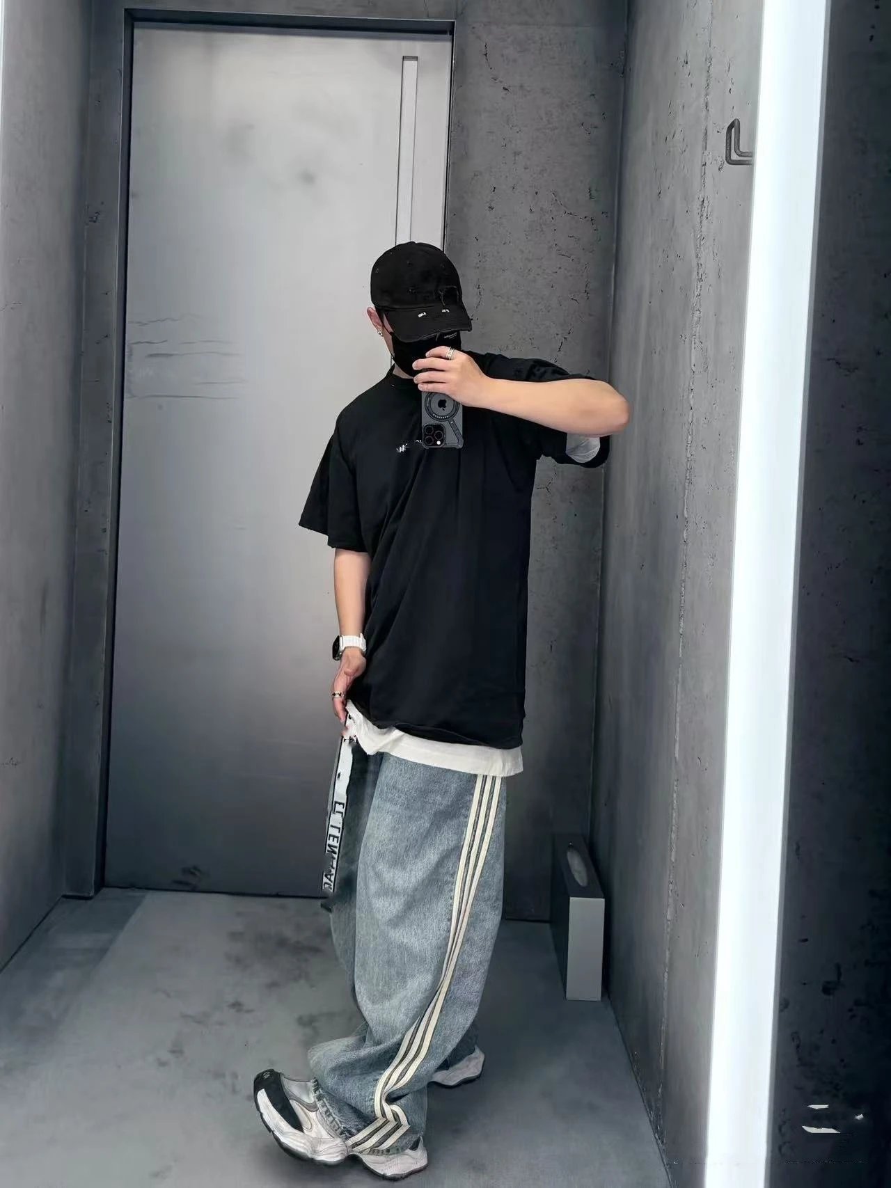 Balenciaga AG Distressed Oversized T-Shirt Black - 4