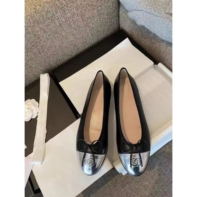 Red Bow-Embellished Ballet Flats - 18