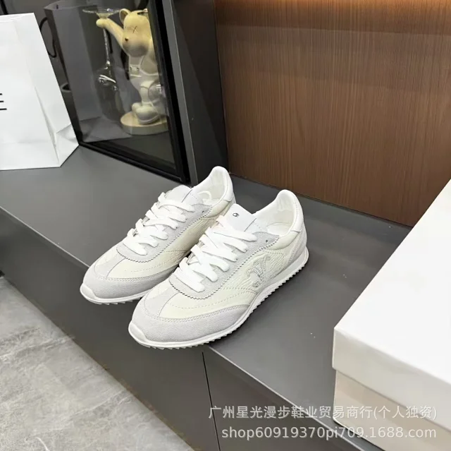 Chanel Sneakers Low-Top CC Logo with Patent Toe Cap product detail image 16