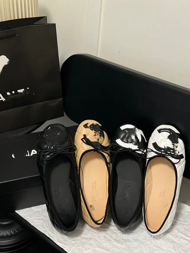 Chanel Casual Shoes Quilted Bow Ballet Flats with Double-C Logo Appliqué product detail image 3