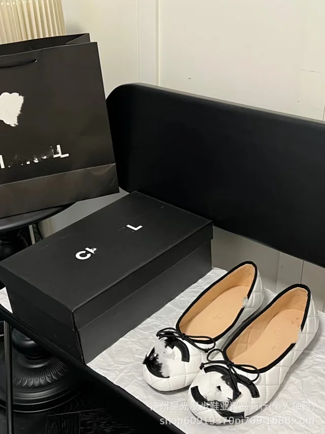 Chanel Casual Shoes Quilted Bow Ballet Flats with Double-C Logo Appliqué product detail image 11