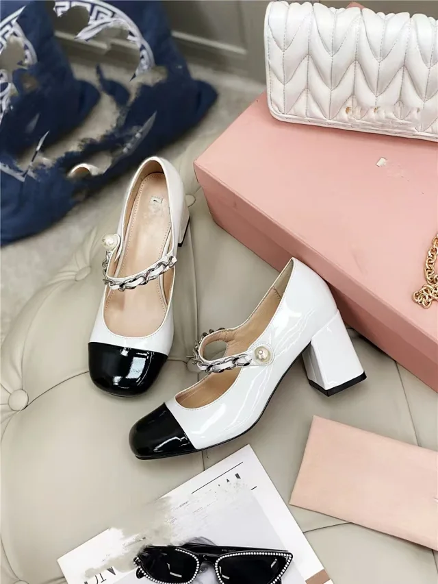 Miu Sandals T-Strap Slingback Block-Heel product detail image 4