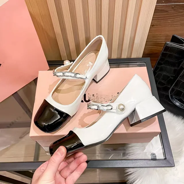 Miu Sandals T-Strap Slingback Block-Heel product detail image 5