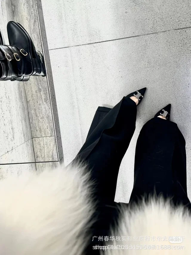 ELIN High Heels Pointed-Toe Slingback Kitten with Metal Logo Accent product detail image 5