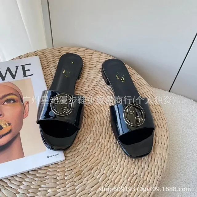 Gucci Sandals Patent Leather Double G Slide product detail image 14