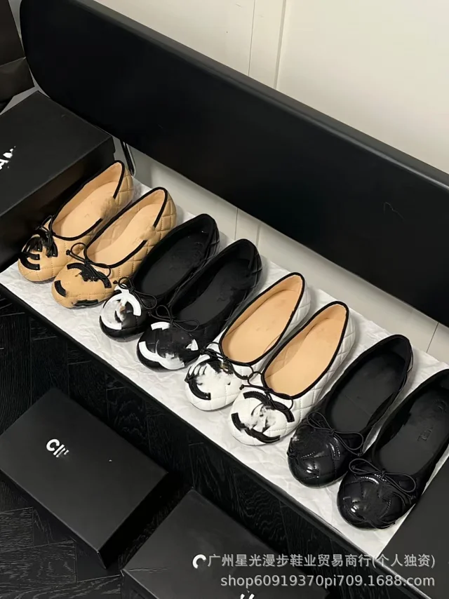Chanel Casual Shoes Quilted Bow Ballet Flats with Double-C Logo Appliqué product detail image 2