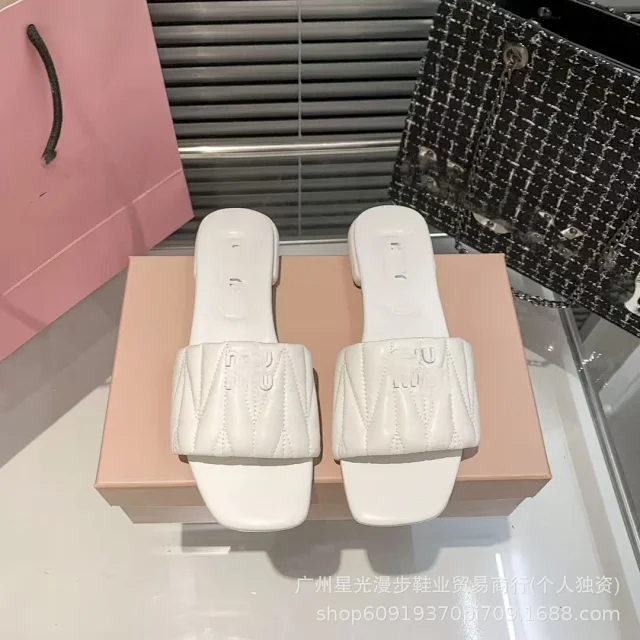 Miu Sandals Quilted logo flat slide product detail image 12