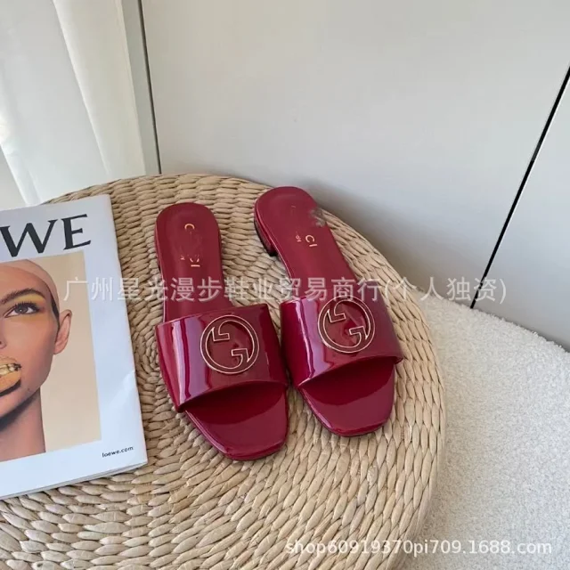 Gucci Sandals Patent Leather Double G Slide product detail image 5