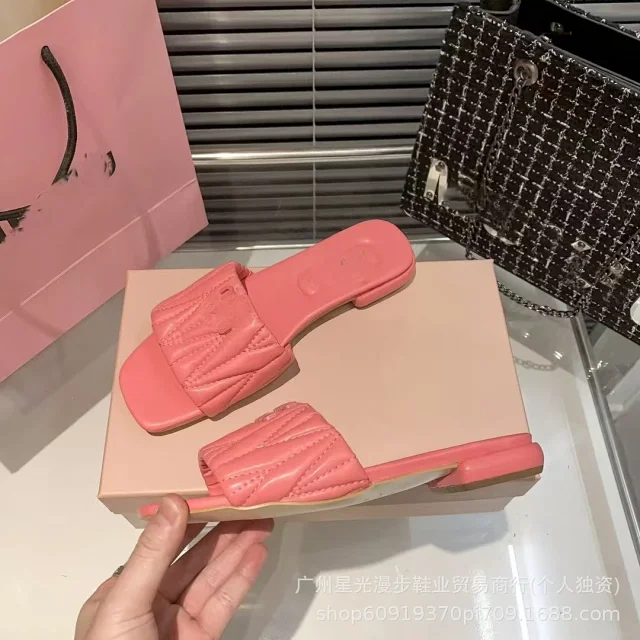 Miu Sandals Quilted logo flat slide product detail image 5