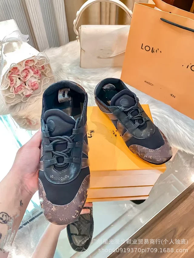Louis Vuitton Sneakers Low-Top Lace-Up Monogram Colorblock product detail image 4