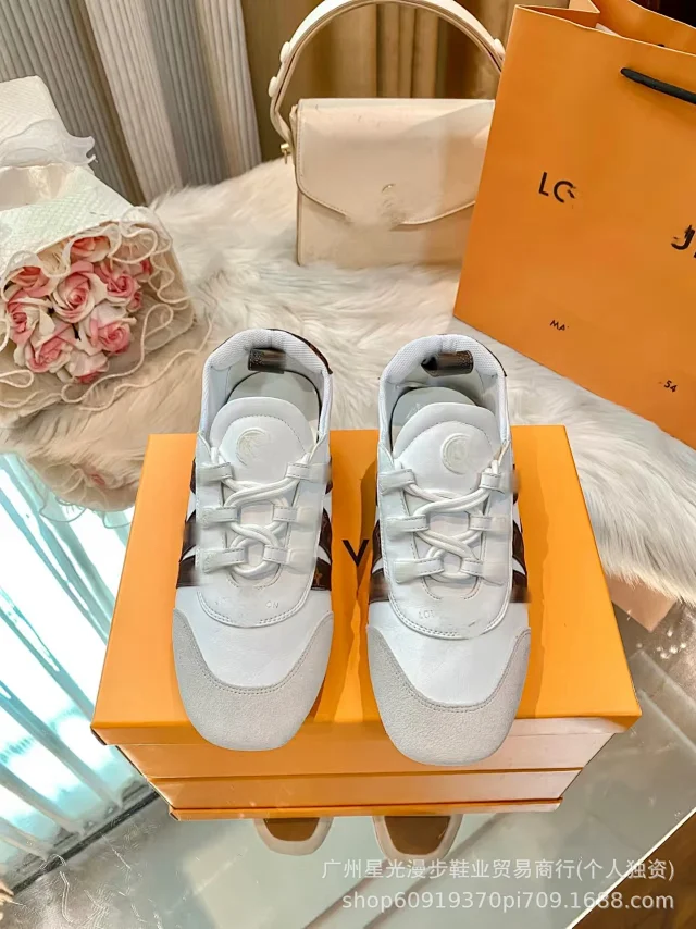 Louis Vuitton Sneakers Low-Top Lace-Up Monogram Colorblock product detail image 6
