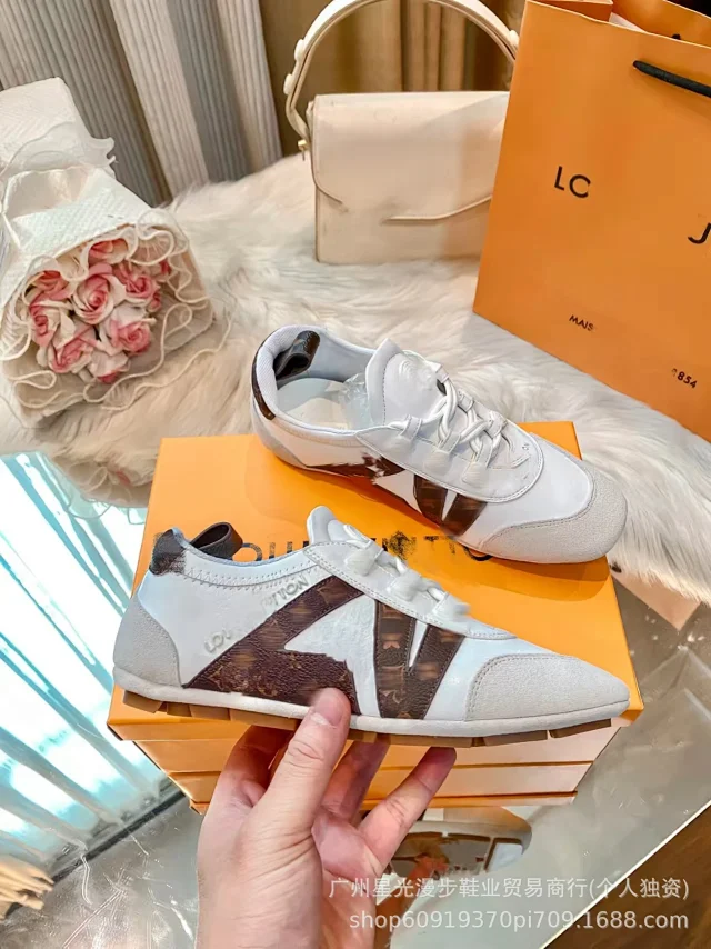 Louis Vuitton Sneakers Low-Top Lace-Up Monogram Colorblock product detail image 8
