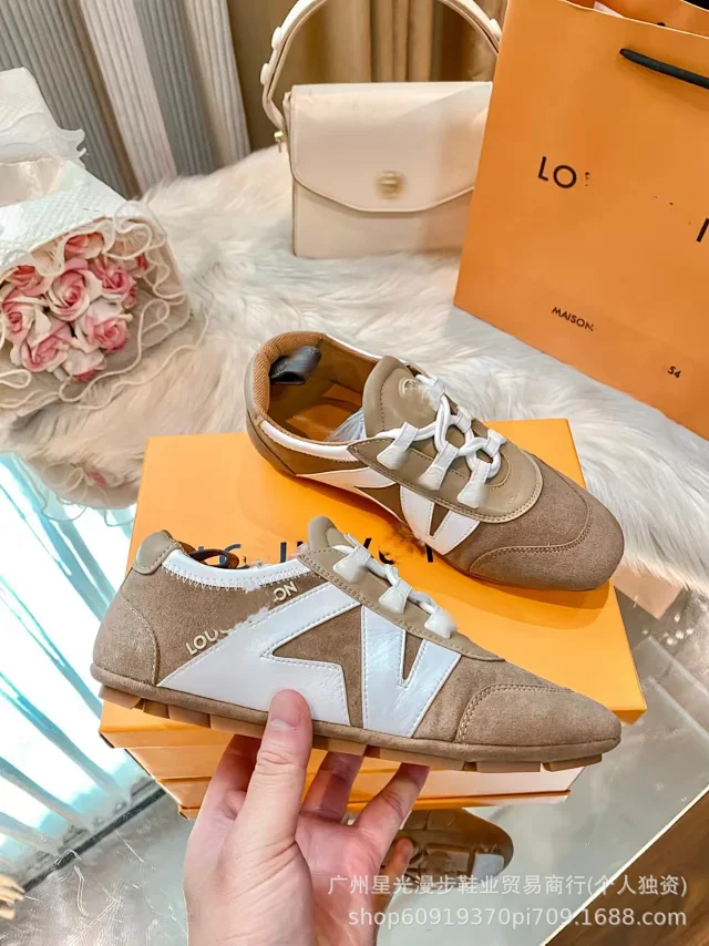 Louis Vuitton Sneakers Low-Top Lace-Up Monogram Colorblock product detail image 10
