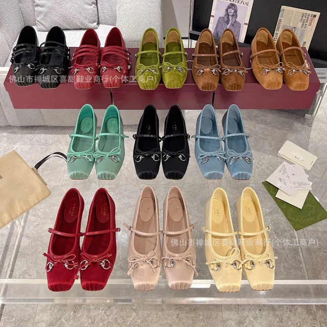 Gucci Casual Shoes Satin square-toe Mary Jane flats with bow and horsebit hardware product detail image 3