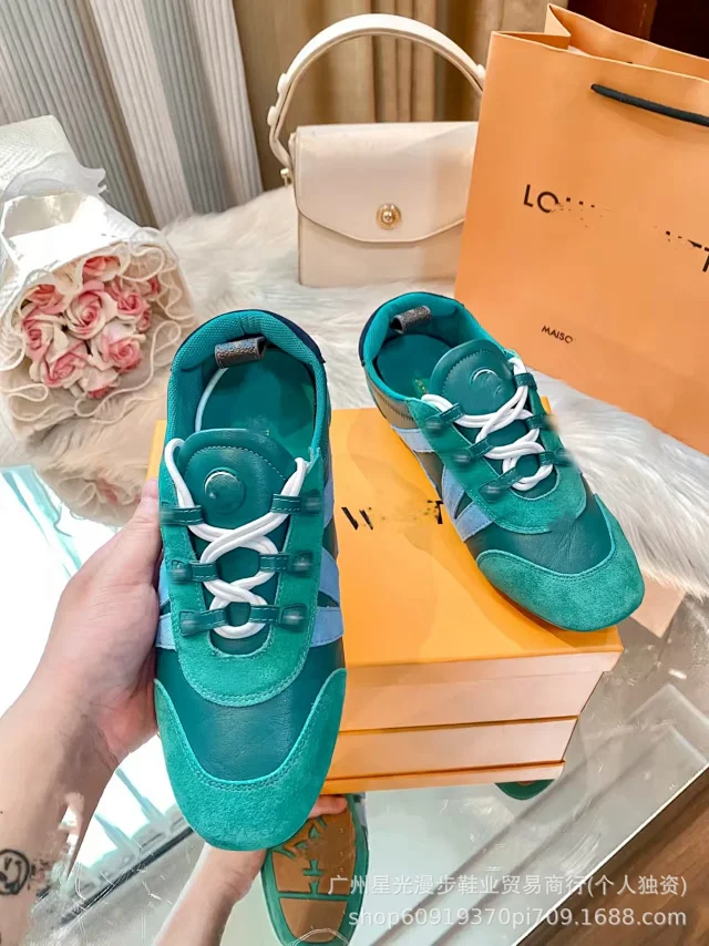 Louis Vuitton Sneakers Low-Top Lace-Up Monogram Colorblock product detail image 16