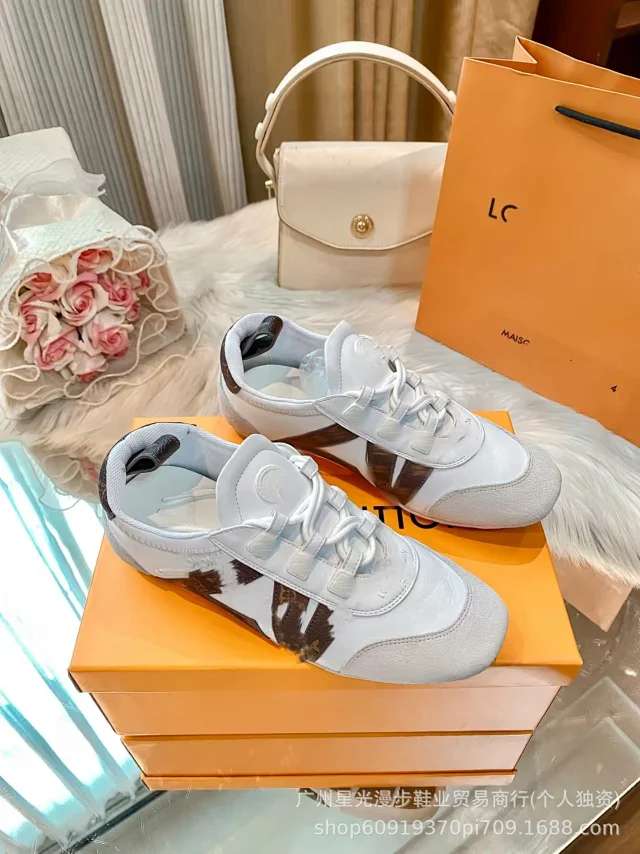 Louis Vuitton Sneakers Low-Top Lace-Up Monogram Colorblock product detail image 7