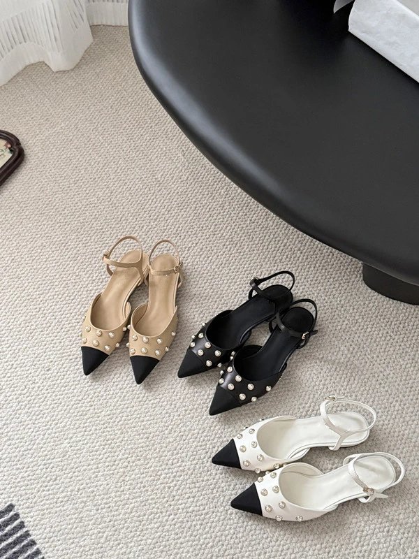 Valentino Garavani Rockstud Pearl-Embellished Black Pointed-Toe Slingback Heels - 9