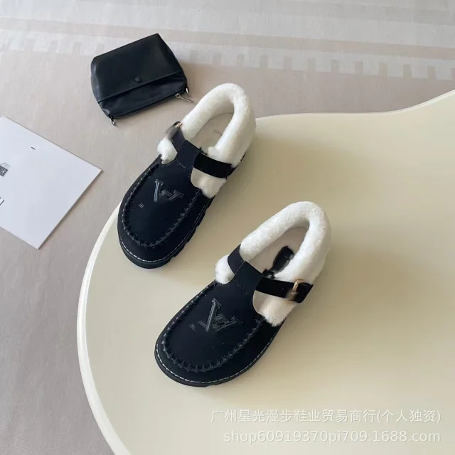 Louis Vuitton Slippers Faux-Fur-Lined LV Monogram Mule product detail image 13