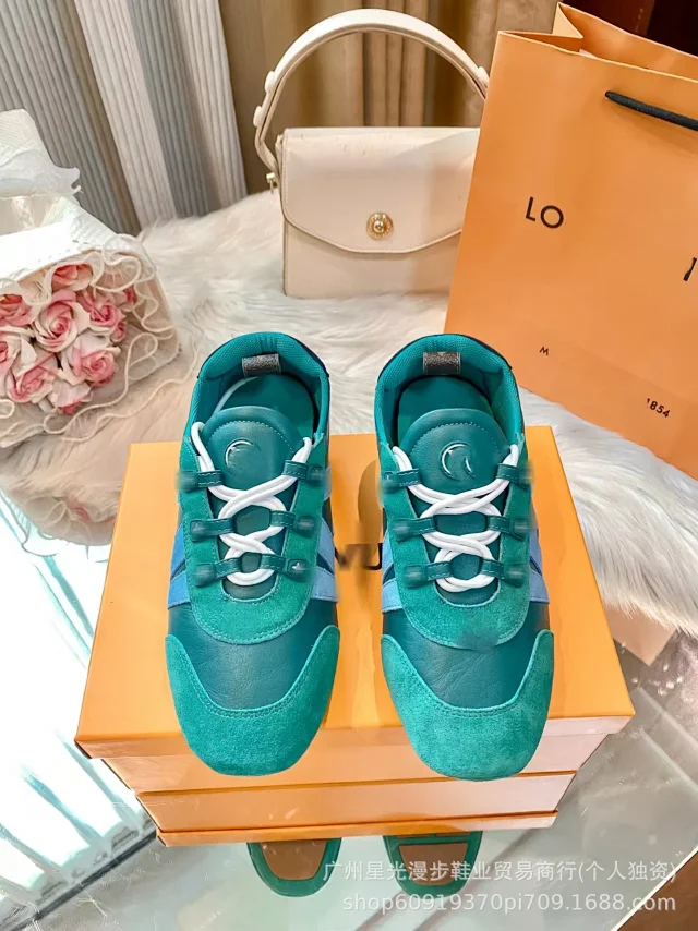 Louis Vuitton Sneakers Low-Top Lace-Up Monogram Colorblock product detail image 15