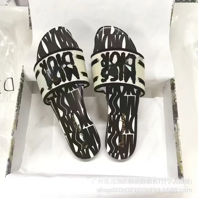 Dior Slippers Miss Embroidered Slide product detail image 10
