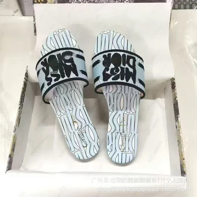 Dior Slippers Miss Embroidered Slide product detail image 2