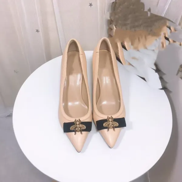 Gucci Bee-Embellished Pointed-Toe Pumps Beige Leather Heels - 1