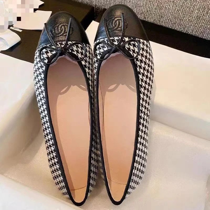 Red Bow-Embellished Ballet Flats - 29