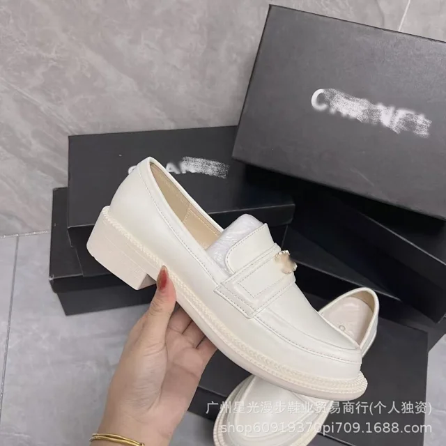 Chanel Leather Shoes Quilted CC-Emblem Loafers product detail image 16