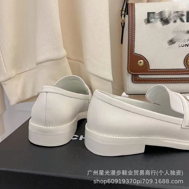 Chanel Leather Shoes Quilted CC-Emblem Loafers product detail image 32