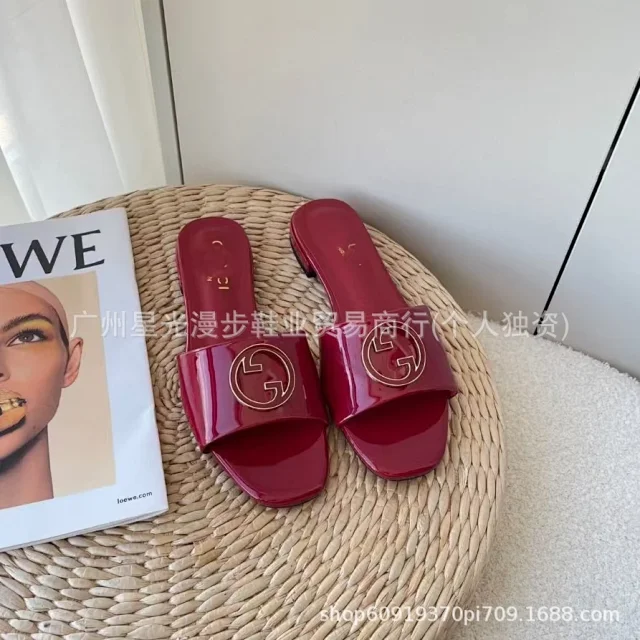 Gucci Sandals Patent Leather Double G Slide product detail image 6