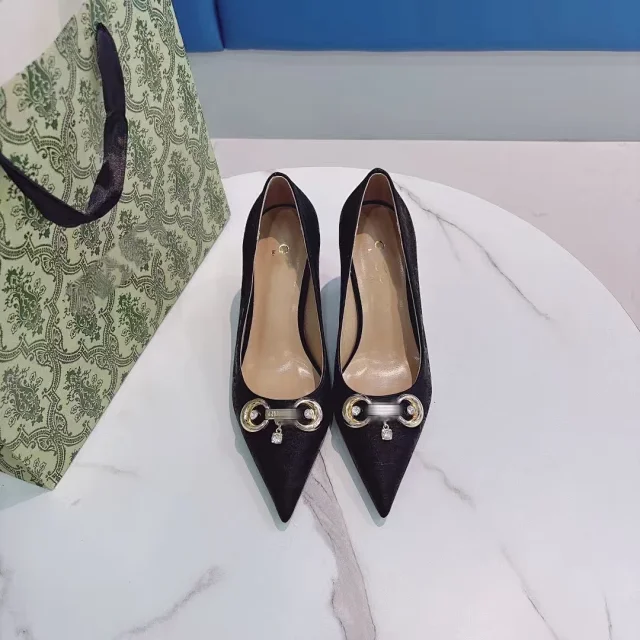 Gucci High Heels Pointed-Toe Chain-Embellished Slingback Stiletto product detail image 31