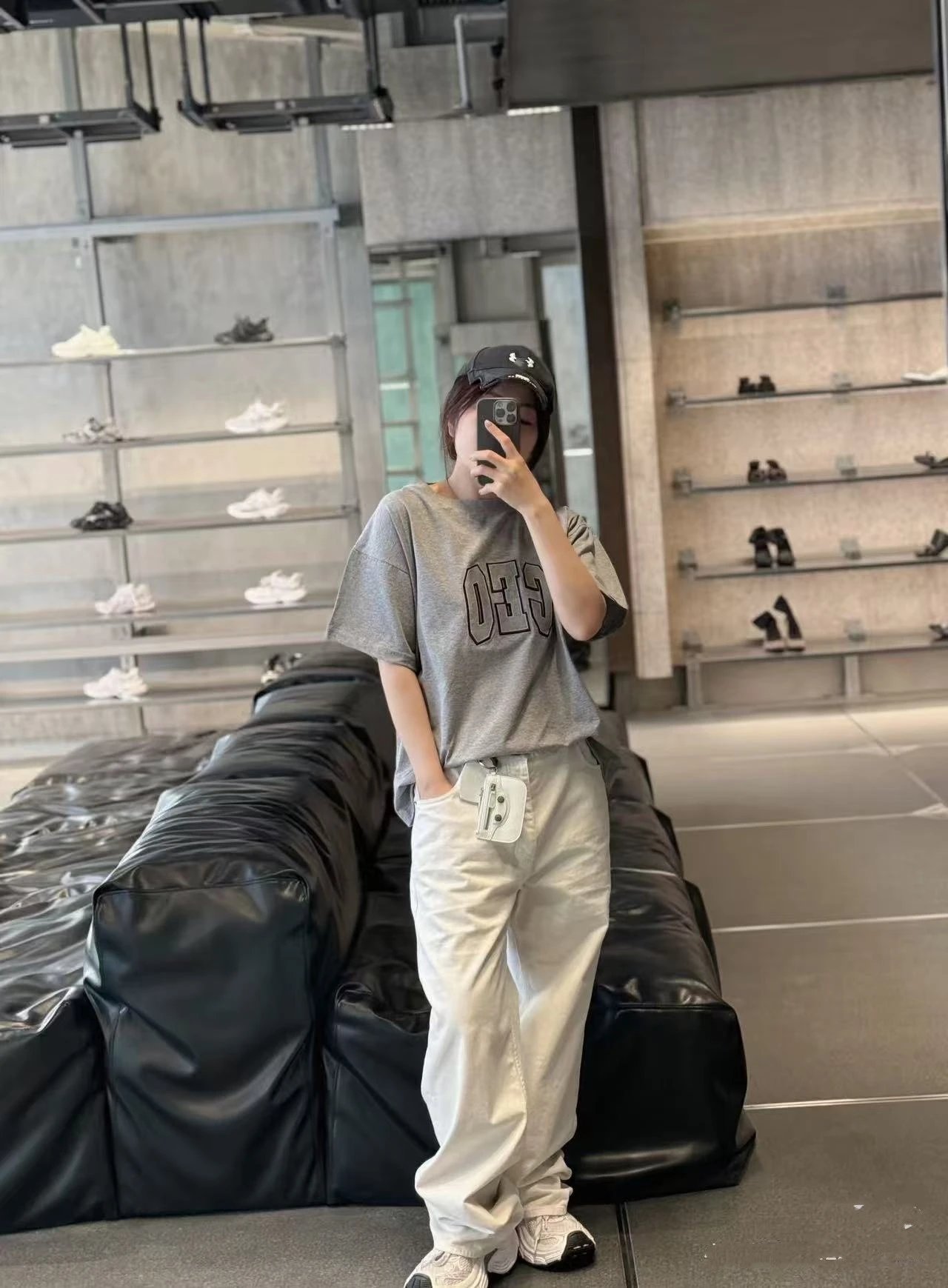 Balenciaga CEO Graphic Print Gray T-Shirt - 6