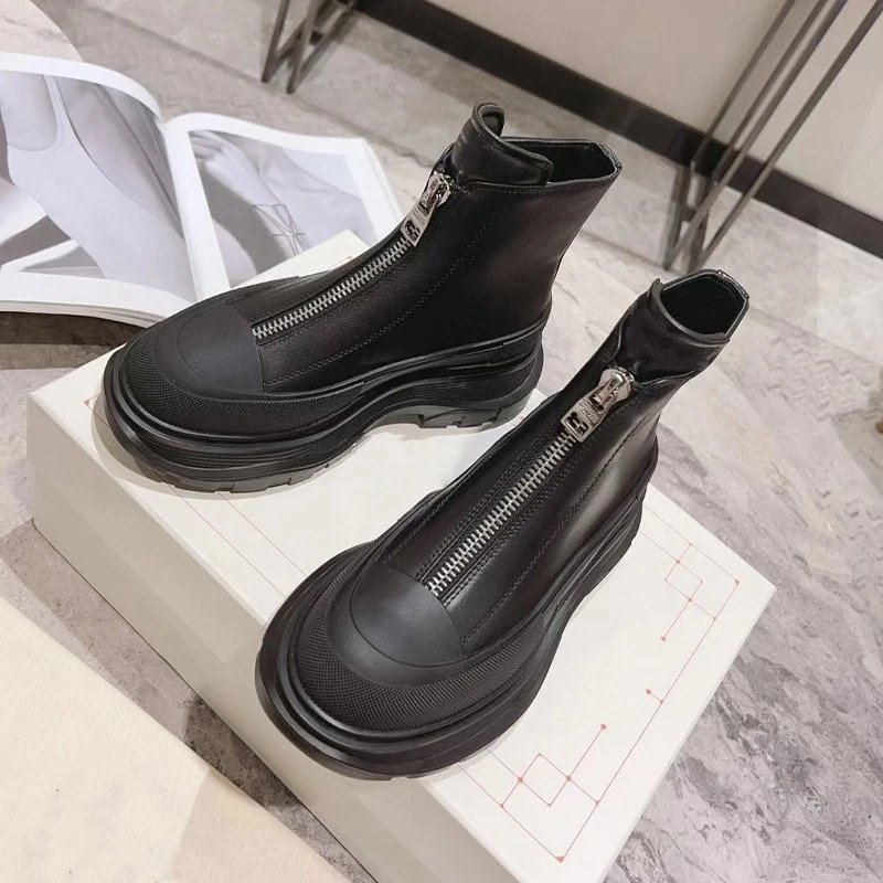 Alexander McQueen Oversized Zip-Up Leather Boots Black - 3