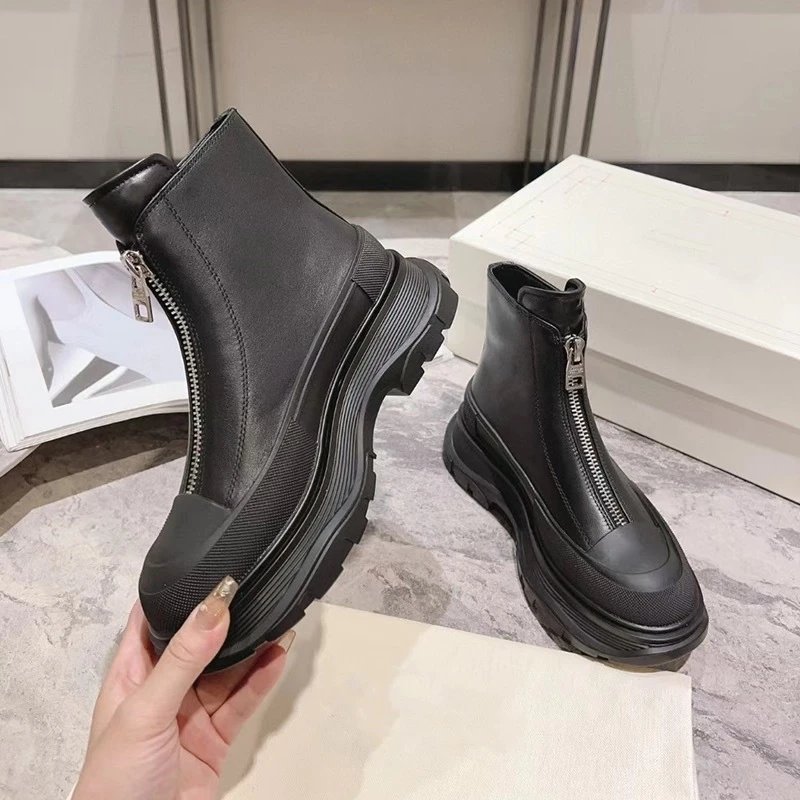 Alexander McQueen Oversized Zip-Up Leather Boots Black - 4