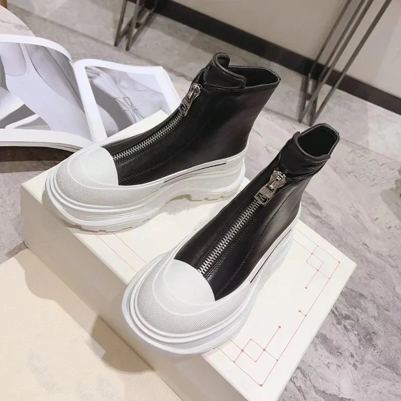 Alexander McQueen Oversized Zip-Up Leather Boots Black - 7