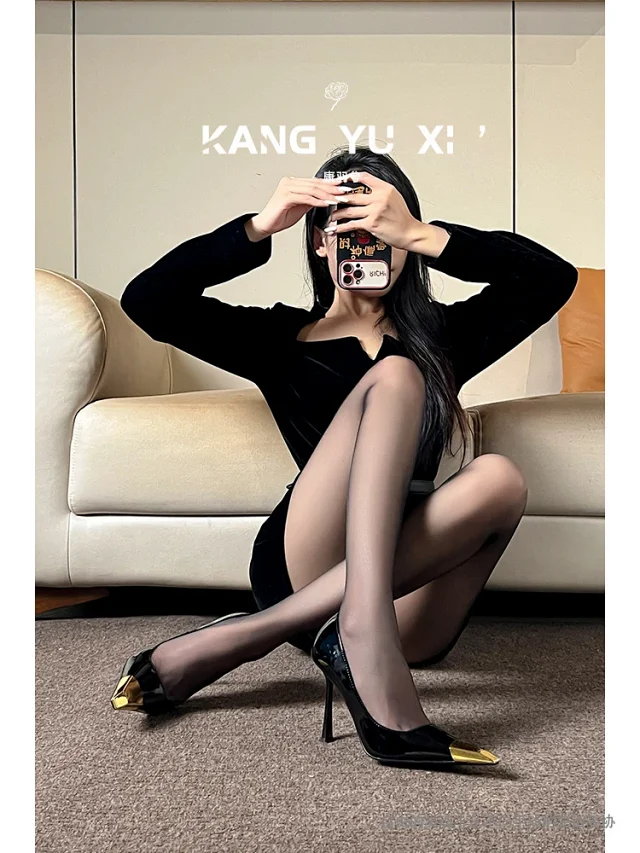 Unbranded High Heels Stiletto Pumps with Gold Metal Toe Caps product detail image 3
