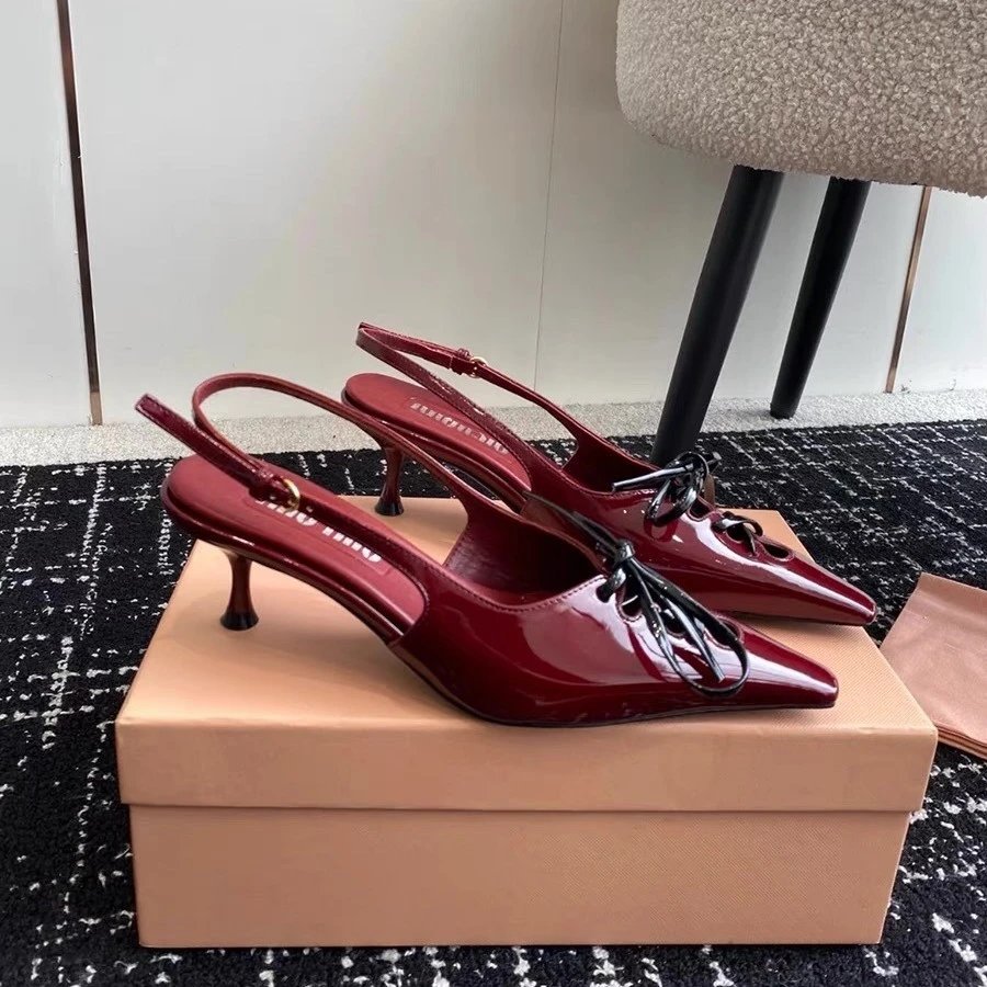 Miu High Heels Patent Leather Pointed-Toe Bow Lace Slingback image 2