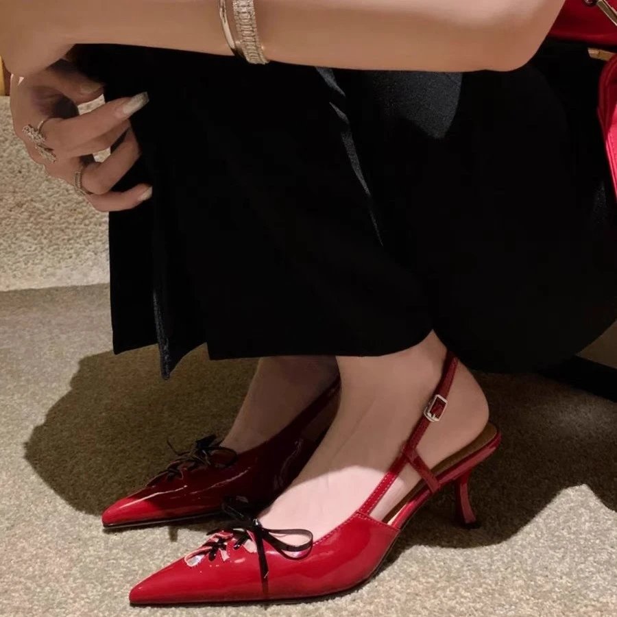 Miu High Heels Patent Leather Pointed-Toe Bow Lace Slingback image 4