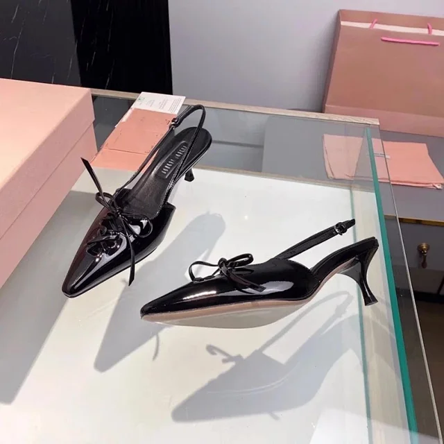 Miu High Heels Patent Leather Pointed-Toe Bow Lace Slingback product detail image 3