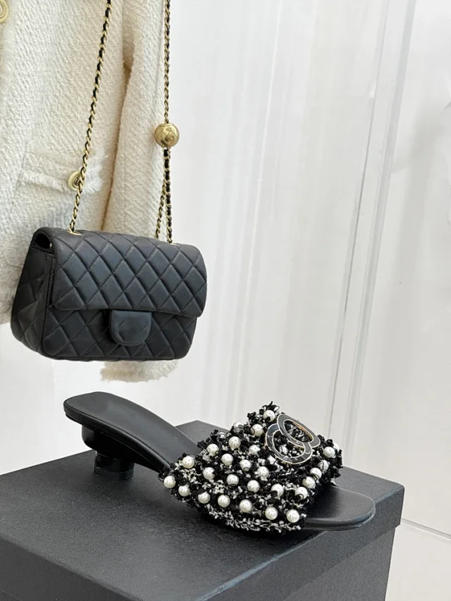 Chanel Sandals Pearl-Embellished Open-Toe Block-Heel Mules product detail image 2