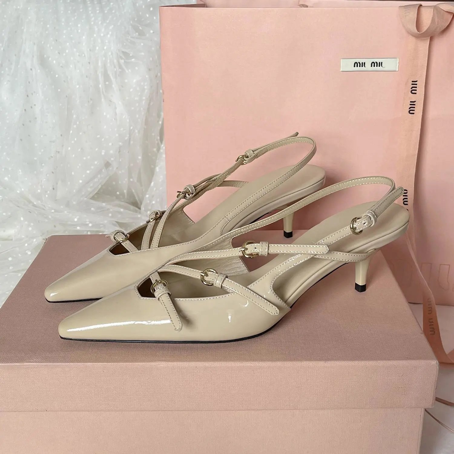 Miu High Heels Patent Leather Pointed-Toe Buckle-Strap Slingback — Off-white 8 cm